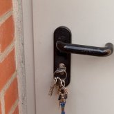 Талдықорғанда шенеуніктер мұқтаж отбасыларға арналған пәтерлерді бөліске салған