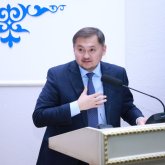 «Қазақстанда қарапайым мектепке барады»: министр шетелде оқитын балаларын елге қайтарды