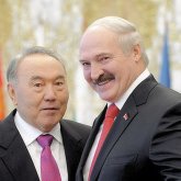 Лукашенко мен Назарбаев телефон арқылы сөйлесті