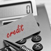 «Халық той жасаса да, ас берсе де, кредит алады». 7 миллионнан аса қазақстандық қарыздан қамыт киіп жүр