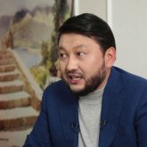 «Алланың сынағы»: Мұхамеджан Тазабек күйеуінен көп табыс табатын әйелдерге ақыл айтты (ВИДЕО)