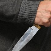 Қосшы қаласында ер адам танысын пышақтап тастаған