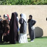 Франция мектептерінде қыздарға ұзын әрі кең көйлек киюіне тыйым салынады