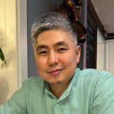 «Мылжың адамға Парламентте орын жоқ»: Нұртас Адамбай Ринат Зайытовқа шүйлікті (ВИДЕО)