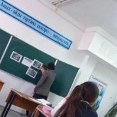 Ақмола облысында мұғалім оқушының басын мектеп тақтасына ұрған