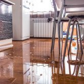 Астанада тұрғын үйде құбыр жарылып, пәтерлерді су басты