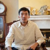 «Үкілі бала» атанған емші Ерболсын Серікбаев Ресейге не үшін көшіп кеткенін айтты