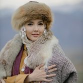 Айдана Меденова марқұм ата-анасы туралы айтты