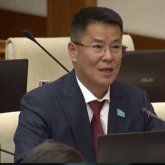 «57 853 теңгеге өмір сүру мүмкін емес»: Депутат ең төменгі зейнетақыны көтеруді ұсынды (ВИДЕО)