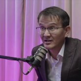 «Мемлекетте жемқорлық тоқтамаса, мектепте ақша жинау тоқтамайды» – Аятжан Ахметжан (ВИДЕО)