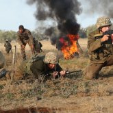 Жас жауынгерлер беренді техниканы тізгіндеді