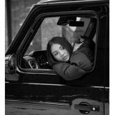 Айжан Байзақова ұлының тегін өзгертпейтінін айтты