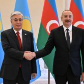 «Біз – шынайы стратегиялық серіктеспіз»: Тоқаев пен Әлиев келіссөз жүргізді