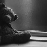 Шымкентте ағасы жоғары қабаттан лақтырып жіберген бала көз жұмды