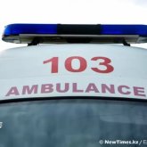 Павлодарда жол бойында мас күйде жатқан адамды көлік қағып кетті