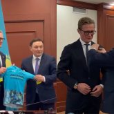 Александр Винокуровқа Қазақстанның еңбек сіңірген жаттықтырушысы атағы берілді