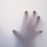 Экзорцист: Мысықша мияулаған қыздан жындар 40 күн бойы шыққан жоқ