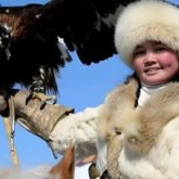 Бүркітші қыз Айшолпан құсбегіліктен чемпионатқа қатысады