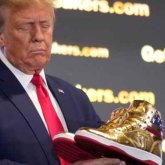 Трамп өзінің кроссовка брендін шығарды
