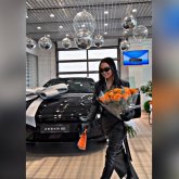 Арман Қоңыр әйеліне әперген көлігін көрсетті (ВИДЕО)