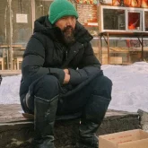 Бағлан Әбдірайымовтың қайыр сұрап отырған суреті көпшілікті ойландырып қойды