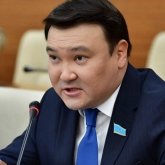 «Назарбаевтай құзыретім жоқ»: Мақсат Толықбай басы дауға қалған інісіне қатысты пікір білдірді