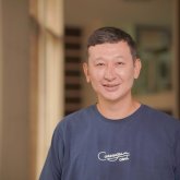 Мұндай жағдай бірінші рет: Танымал блогер Әлішер Елікбаевты Жаңа Зеландияға өткізбей қойған