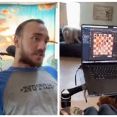 Масктың компаниясы адам миындағы чипті іске қосты: ер адам шахмат ойнады