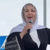 Халал тойға шақырыңыздар: Өнерден кеткен Индира Расылхан сахнаға оралды