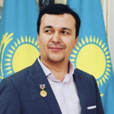 «Пейілдің тарылуы табиғи апатқа әкеледі»: Белгілі әнші тасқынға қатысты пікір білдіремін деп дауға қалды (ВИДЕО)