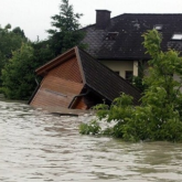 «Су деңгейі әлі көтерілуде»: Ресейдің Қорған қаласына төнген қауіп сейілген жоқ