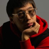 «Қайғыдан туған ән»: Kalifarniya «Аспан» әнінің кімге арналғанын айтып берді