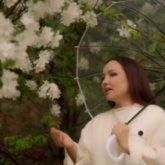 «Сізді де жек көретін адам бар ма»: Жазира Байырбекова жаңа әнін таныстырды