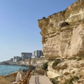 Ақтауда 12 жастағы бала құздан құлап кетті