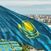 «Көк байрағымыз – біздің мақтанышымыз»: Президент Мемлекеттік ту көтеру рәсіміне қатысты