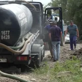 «Нәжіс иісі шығады»: Алматы облысының тұрғындары лас су ішіп отырғанын айтты