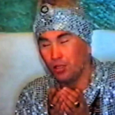 Асырап алған балаларын қорлаған емші 31 жыл бұрын адам өлтірген болып шықты