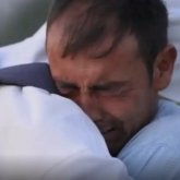 «Жақында жолдасым өмірден озды»: Қара маскадағы жігіт жалғызбасты әкеге үй сыйлап, жұмыс тауып берді (ВИДЕО)