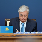 Тоқаев адам саудасымен күрес туралы заңға қол қойды