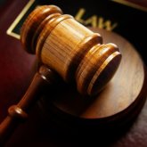 «Жастар олардан үлгі алады»: Тәртіп бұзған жұлдыздарды заңмен шектеу керек пе