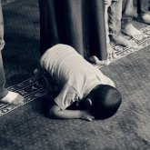 «Балаң мешіт жағалап, уағыз тыңдаса, ұстазын анықтаңыз»: Журналист заңсыз медреселер туралы дабыл қақты (ВИДЕО