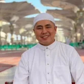 Діни қызмет туралы заңды бұзды: Нұртас Адамбайдың соты кейінге шегерілді