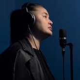 «Мөлдір де ән айтып кетіпті»: Тұрсынбектің жұбайы музыкаға бет бұрды