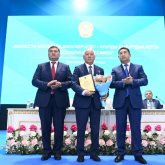 Айдарбек Сапаров ауылды дамытуға атсалысып жүрген агробизнес өкілдерін марапаттады