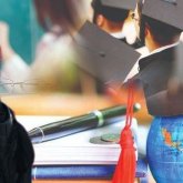 «Қай ата-бабаңның қызы, қатыны білім алып еді». Саясаттанушы әйелдердің құқығын шектейтін надандарды сынады