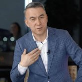 «Балағаттап, санынан тепкен»: Есен Елеукен мен белгілі блогер төбелесті (ВИДЕО)