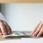 Астанада жас жігіт грантқа оқуға түсіремін деп 7 млн теңге жинап алған