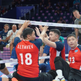 «Команданың тілеуін тілейік!»: Журналист тек қазақтардан құралған параволейболшыларды қолдауға шақырды