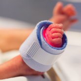 СҚО-да әйел гаражда босанып, сәбиін қорапқа тастап кеткен