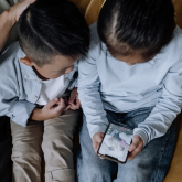 Балалардың психикасына қауіпті мобильді ойындардың тізімін жариялады